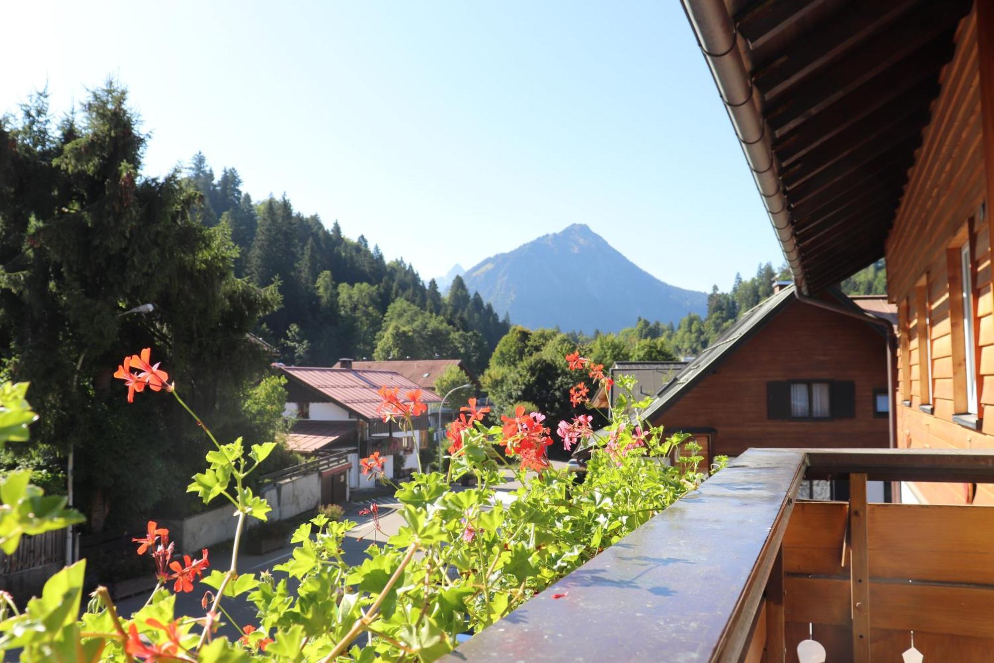 Faltenbach Ferienwohnungen In Oberstdorf Esterno foto
